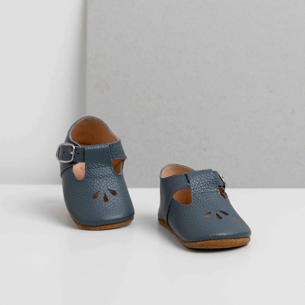 traditional-leather-navy-shoe